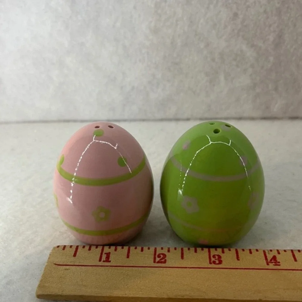 Unbranded‎ Easter Egg Salt Pepper Shakers OS Pink Green Excellent Spring Decor
